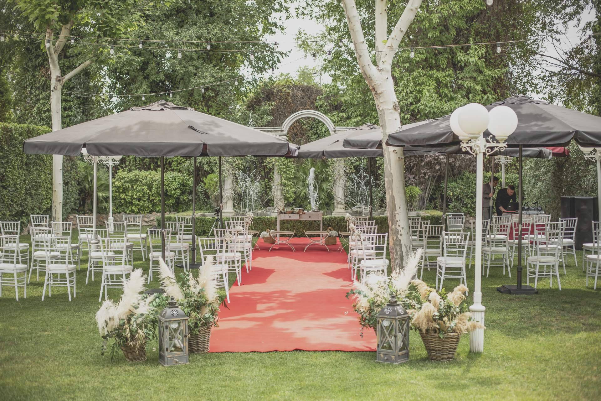 Arcos, Columnas y Trébol, escenarios de FuenteArcos para bodas al exterior en Madrid