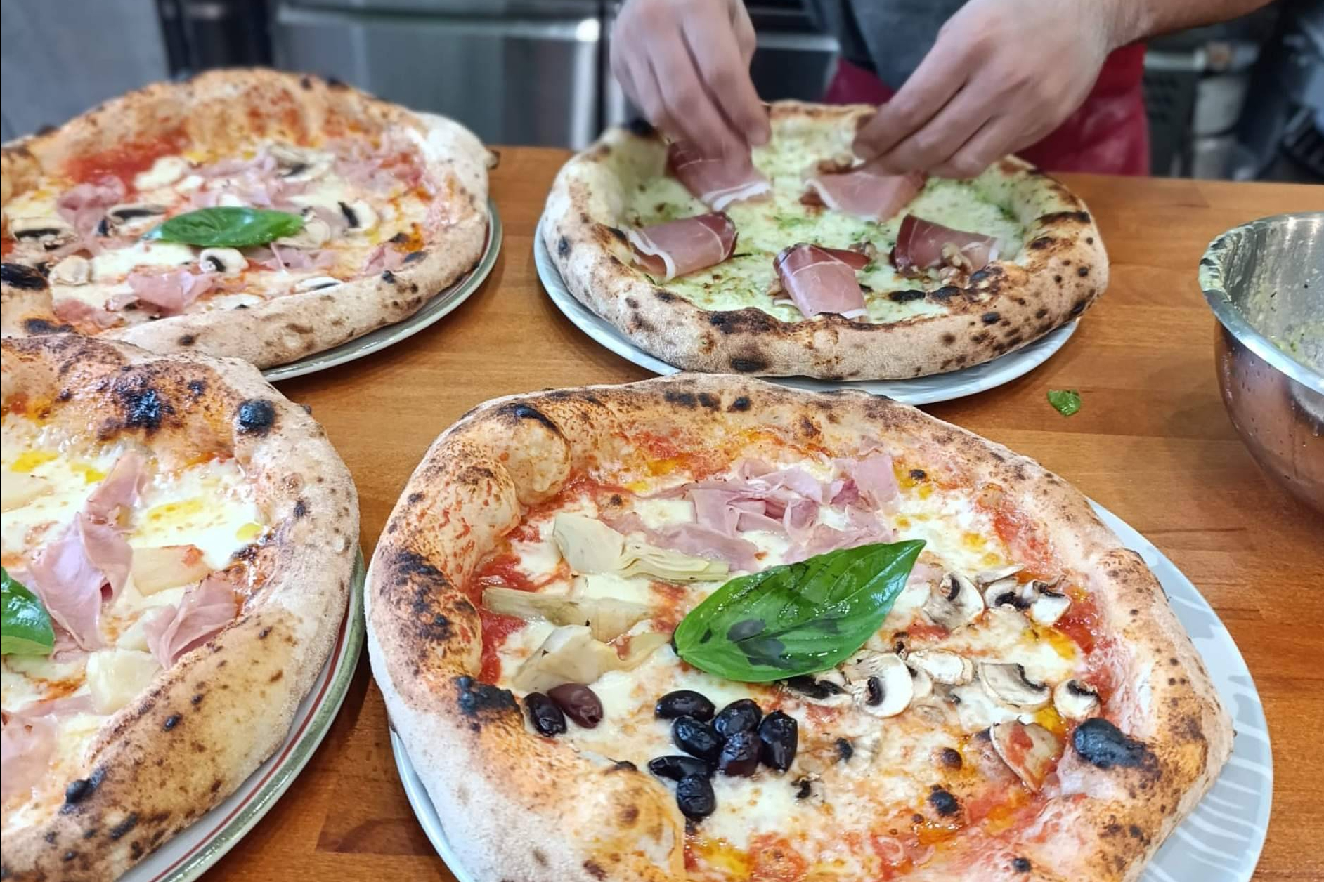 La Leggenda di Napoli, nueva incorporación de Todo Italiano Barcelona, ofrece pizza napolitana desde 4,50 €