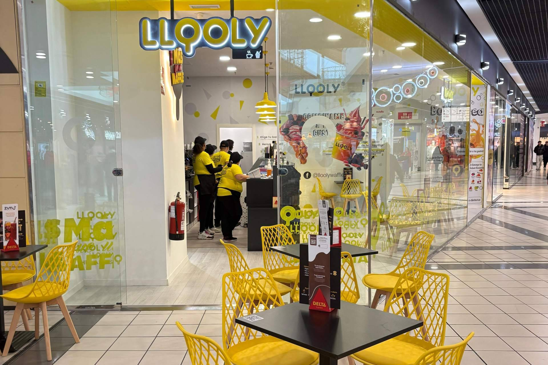 LLOOLY abre en Burgos su nuevo local con bubble waffles gourmet y una carta ampliada de desayunos y meriendas
