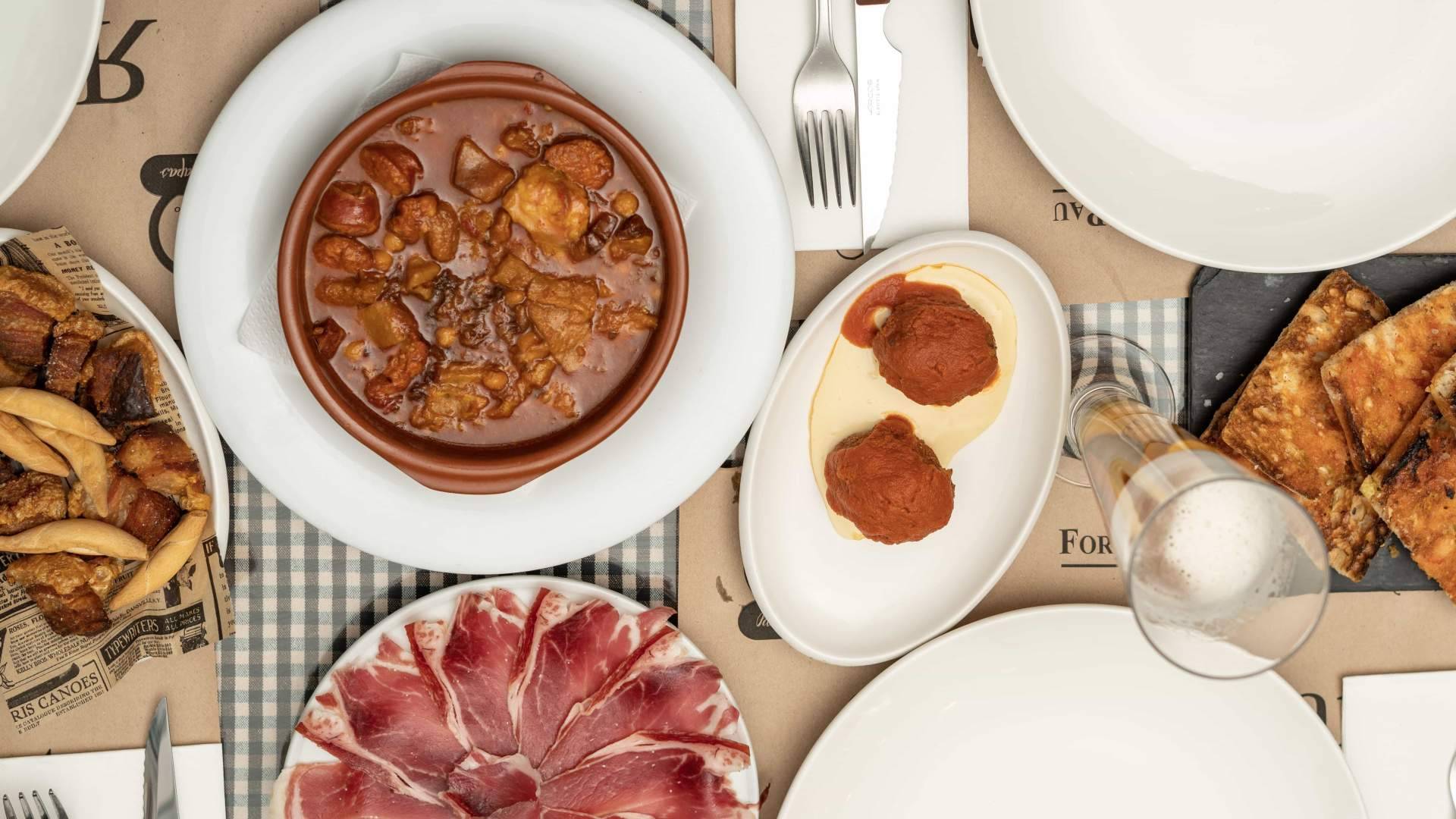 Pasa Tapas desmiente que la noche de la ciudad condal solo se alimente de comida rápida