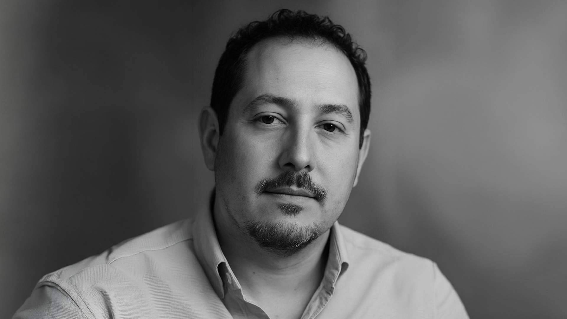 Maikel Sanfer presenta Ecos del último disparo, un thriller policíaco sobre los límites de la justicia